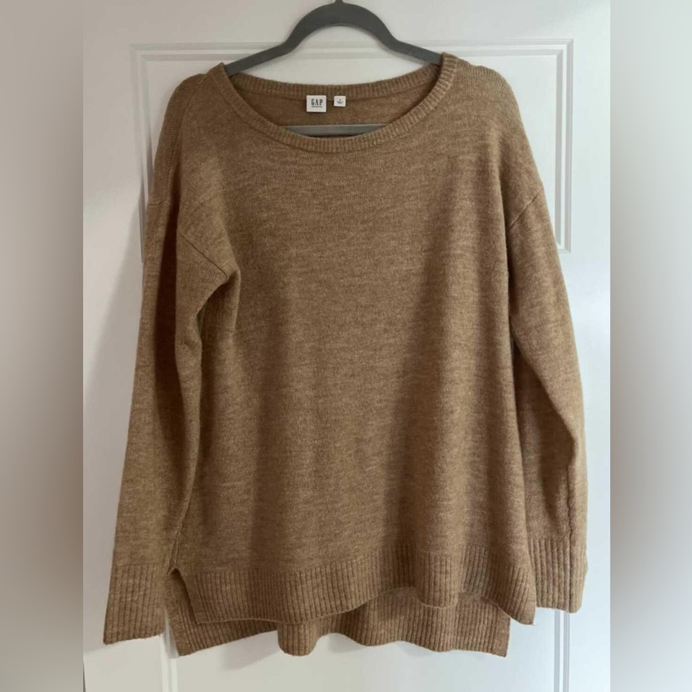 Gap Maternity Sweater - M